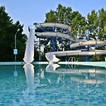 فندق Relax Thermal Villapark Fuerdobelepovel 2*
