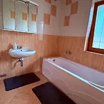 فندق Relax Thermal Villapark Fuerdobelepovel Csokonyavisonta