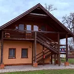 فندق Relax Thermal Villapark Fuerdobelepovel