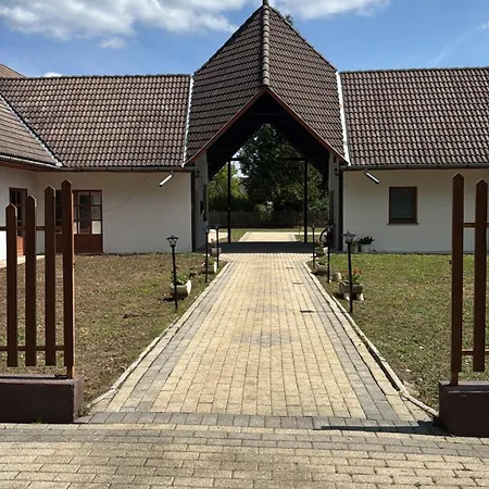 Hotel Relax Thermal Villapark Fuerdobelepovel Csokonyavisonta