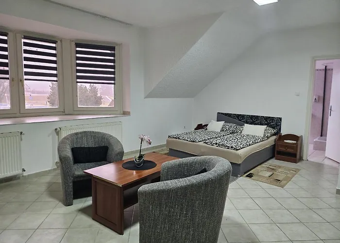 Relax Thermal Villapark Fuerdobelepovel ホテル 2*